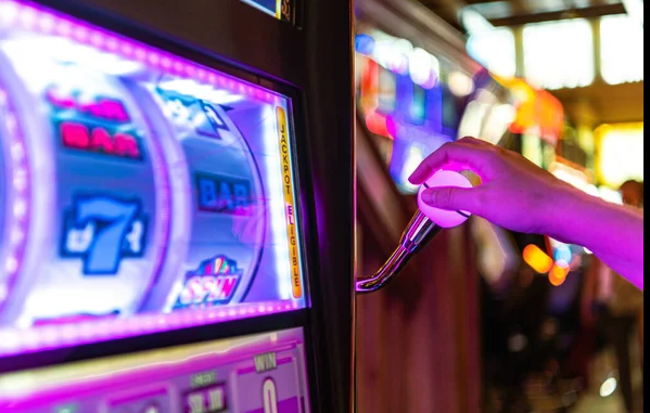 Kapan Waktu Terbaik Tarik Dana dari Slot Online?